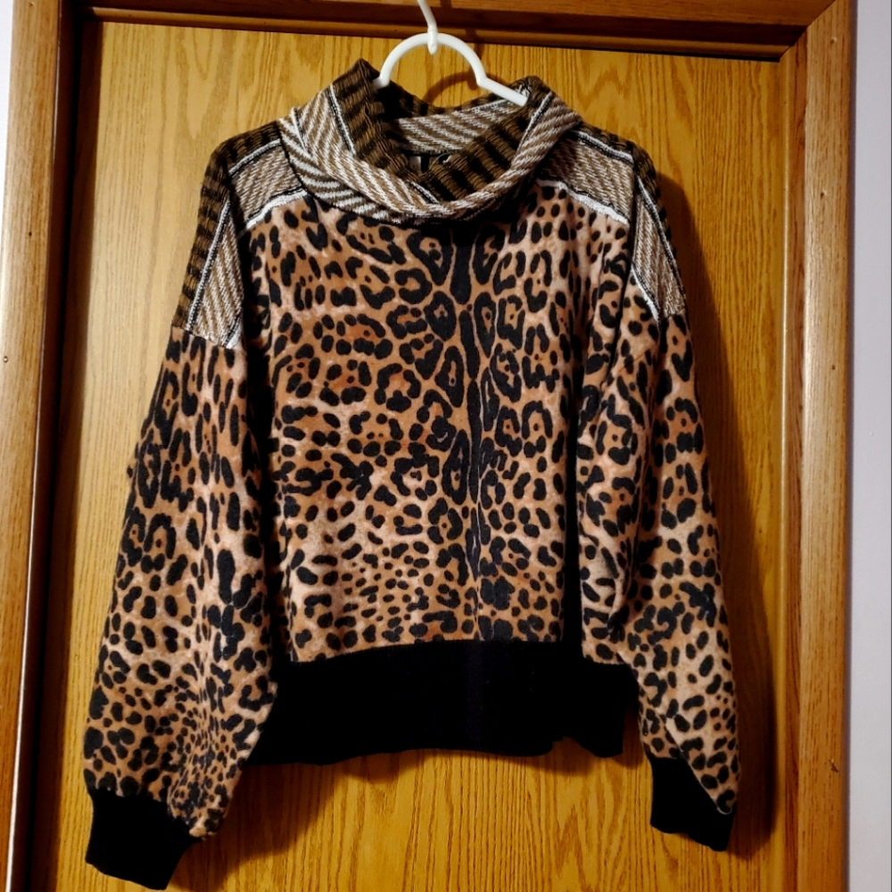 Leopard print top